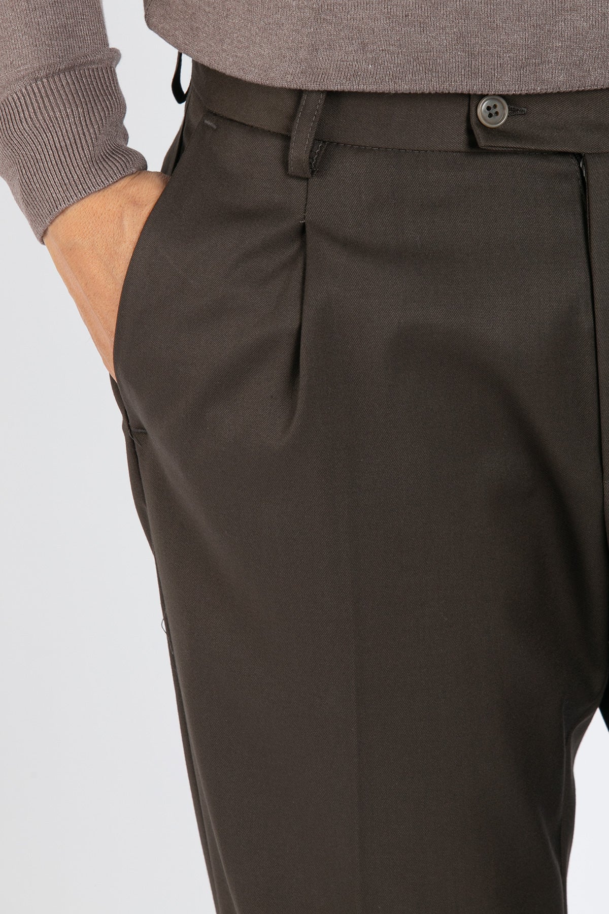 Pantalone classico con pinces