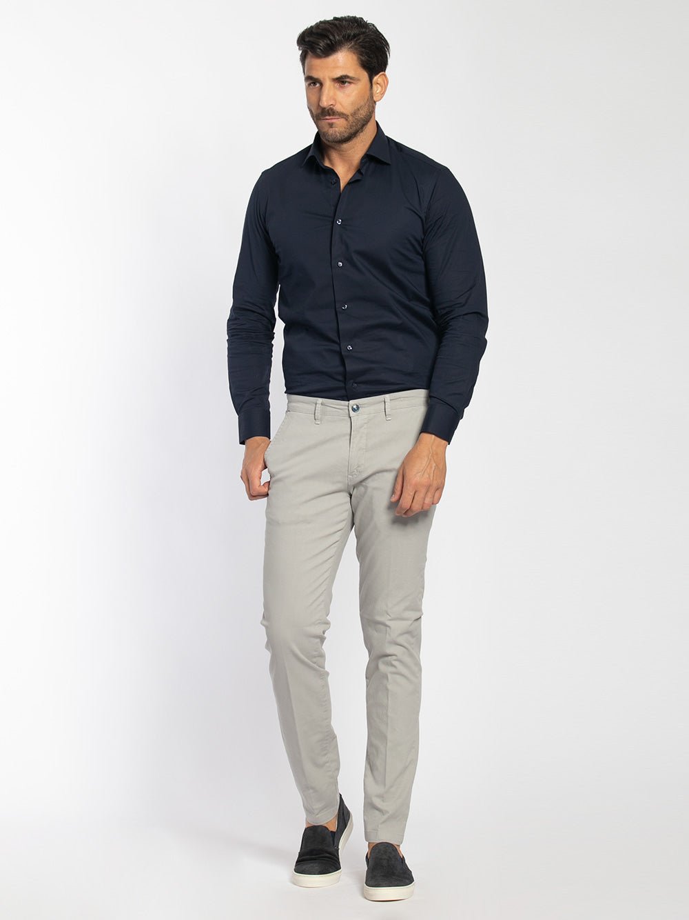 Pantalone chino estivo con microarmatura
