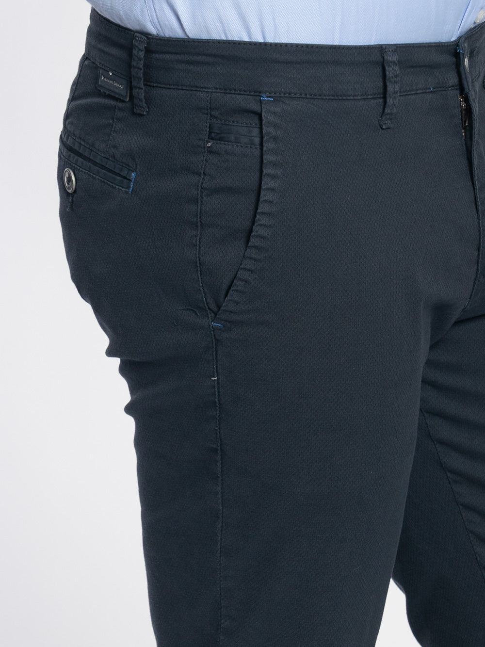 Pantalone chino estivo con microarmatura