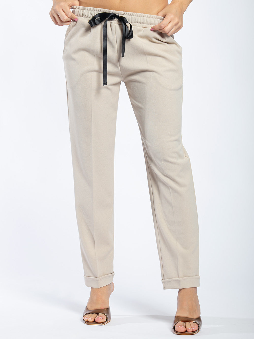 Pantalone elastico con fiocco in vita