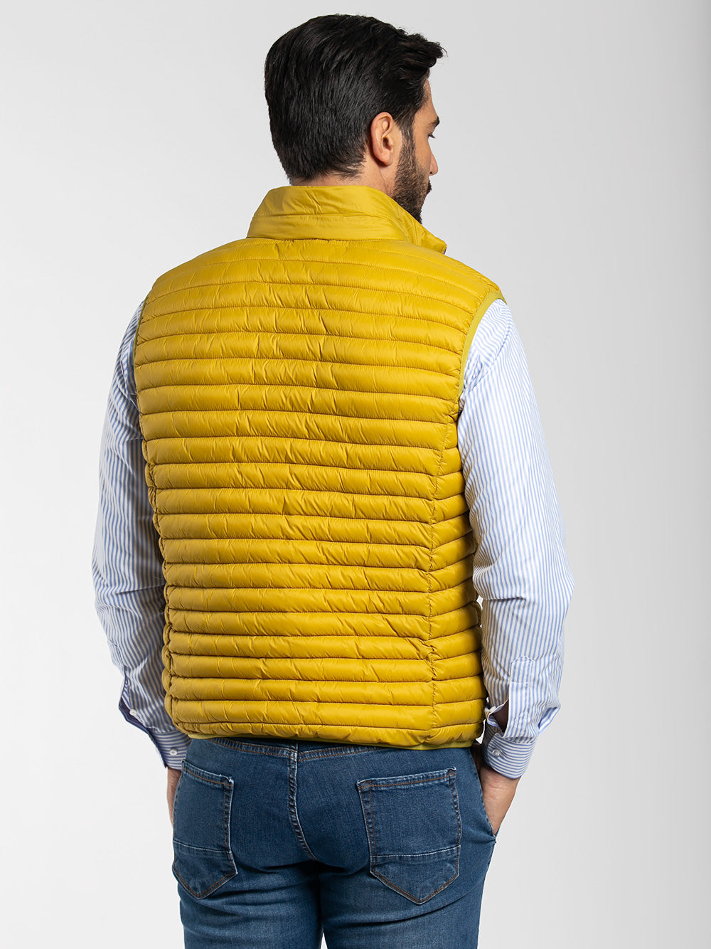 Sleeveless down jacket