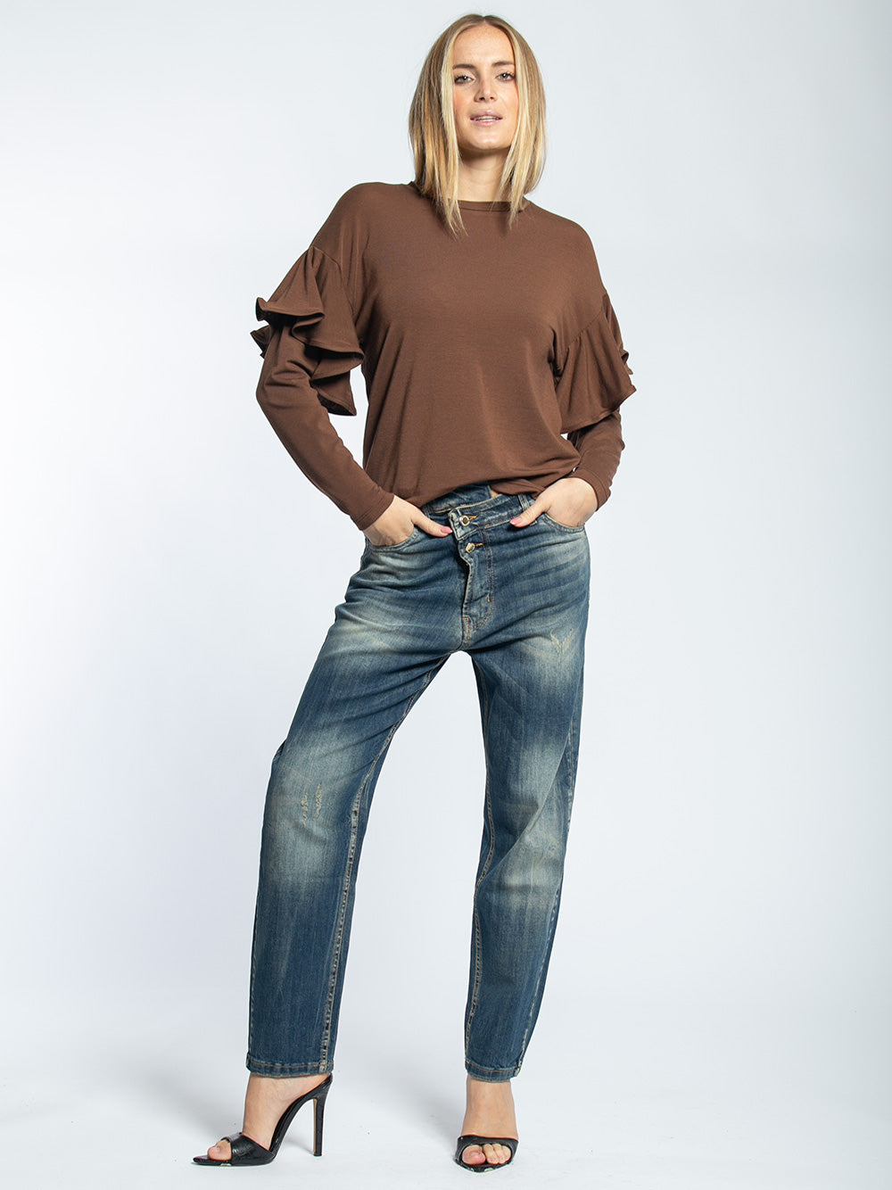 T-shirt in cotone manica voilant