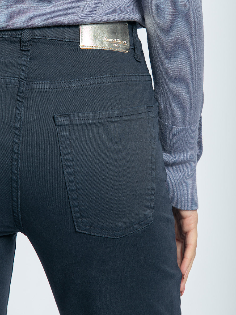 Pantalone in cotone stretch vita alta