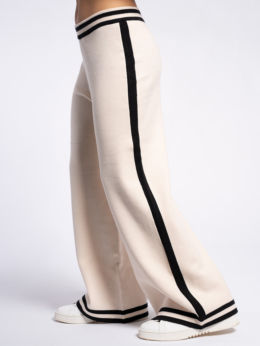 Pantalone in maglia con piping