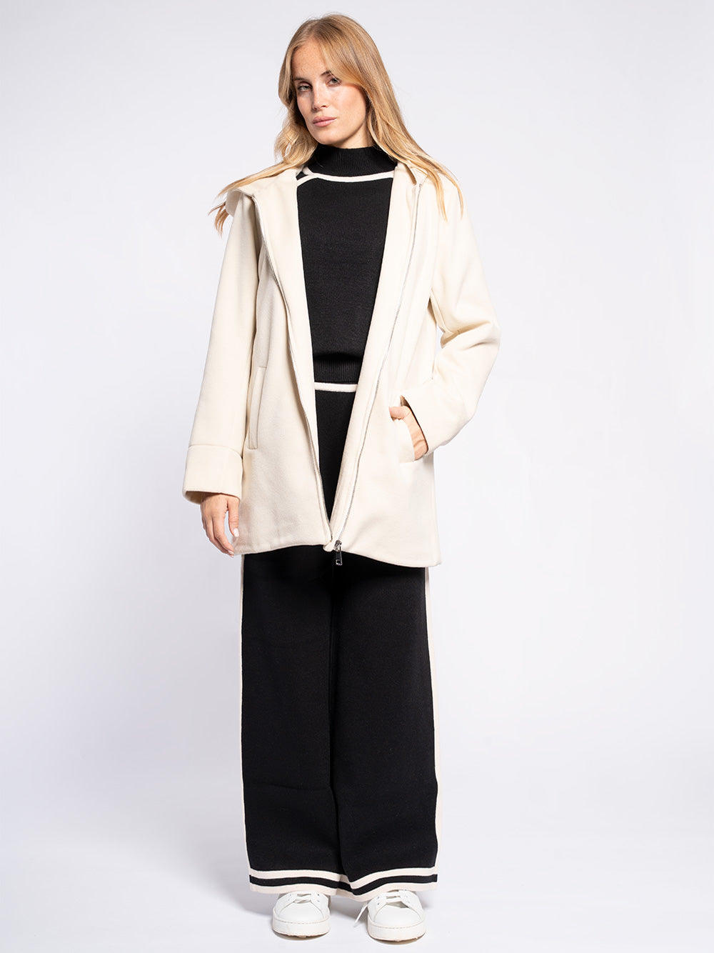 Cappotto con cappuccio