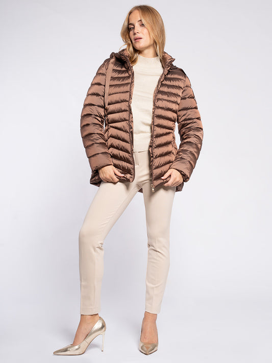 Piumino comfort con cappuccio staccabile