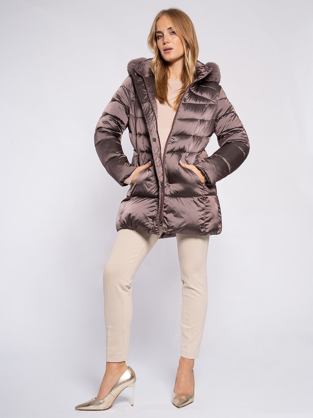 Piumino con cappuccio staccabile