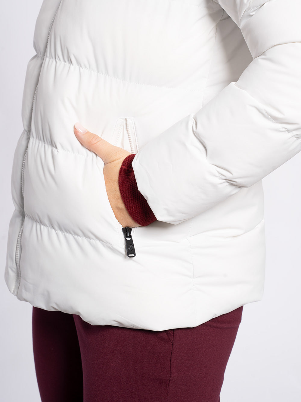 Piumino con cappuccio staccabile