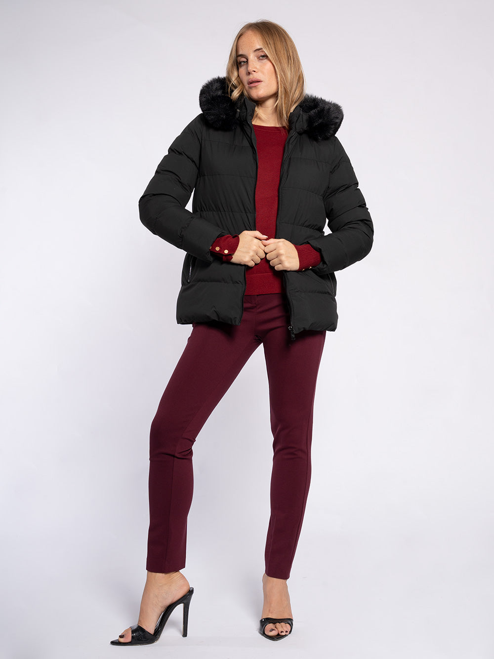 Piumino con cappuccio staccabile