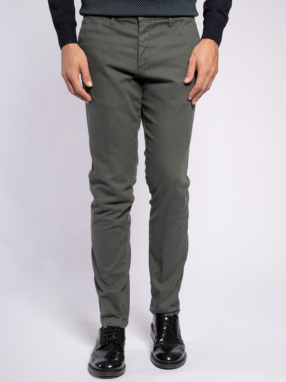 Pantalone in gabardine elasticizzato
