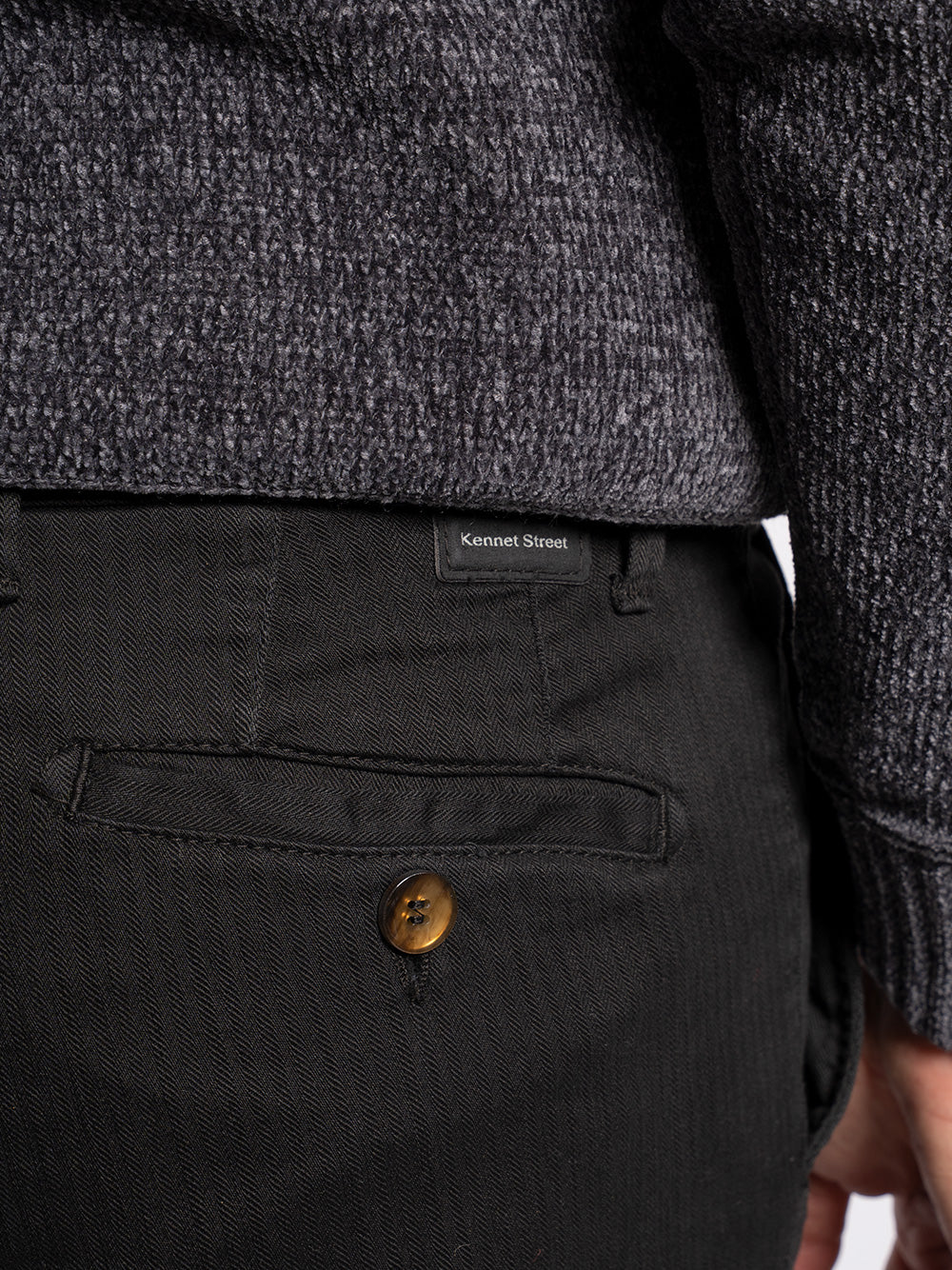 Pantalone in cotone con trama resca