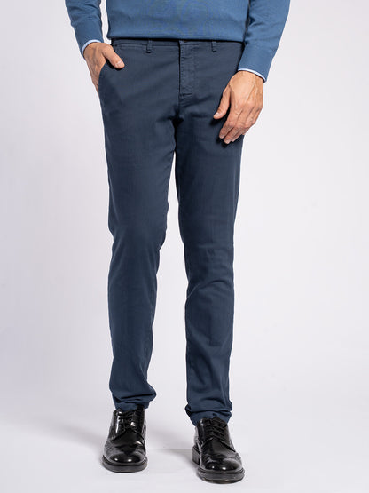 Pantalone in cotone con trama resca