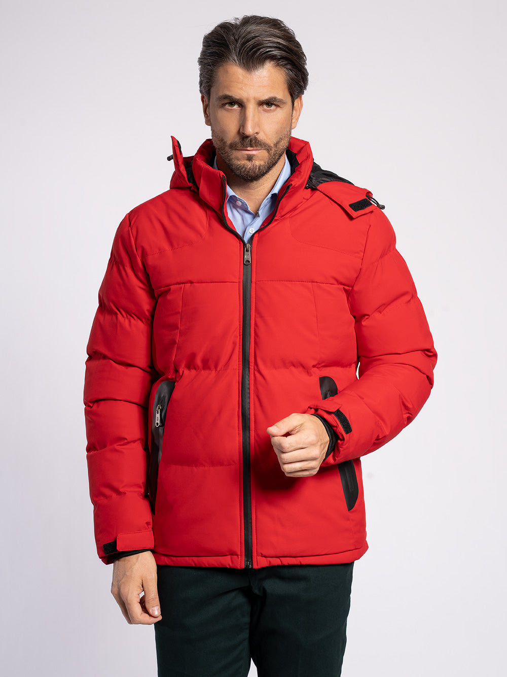 Piumino con cappuccio staccabile