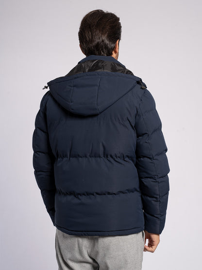 Piumino con cappuccio staccabile