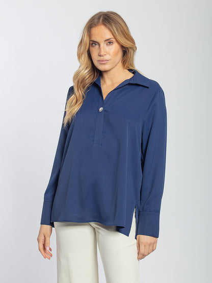 Camicia in georgette con bottone gioiello