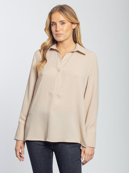 Camicia in georgette con bottone gioiello