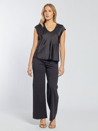 Blusa in raso con scollo a V