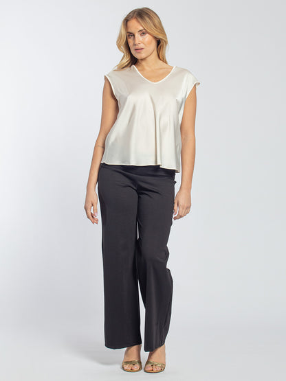 Blusa in raso con scollo a V