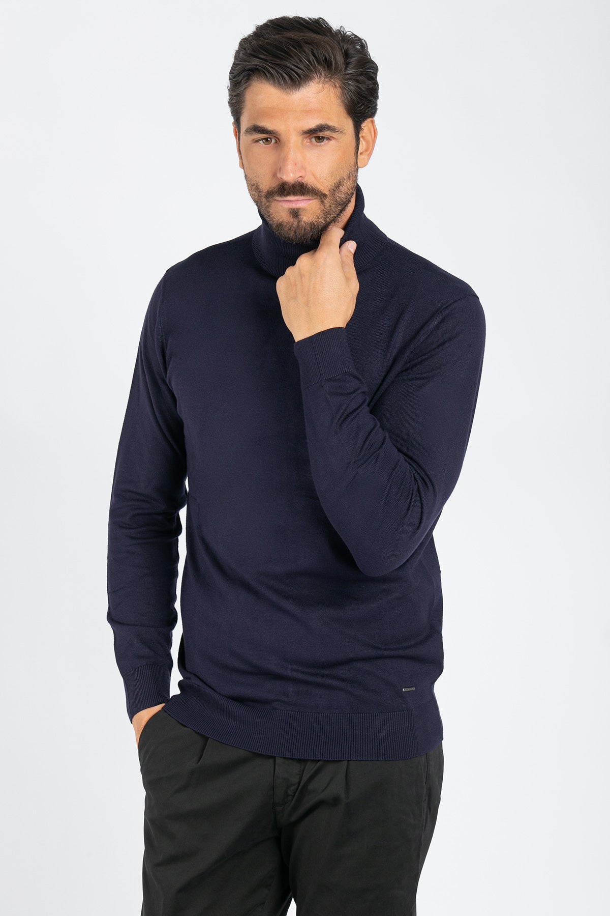 Viscose turtleneck