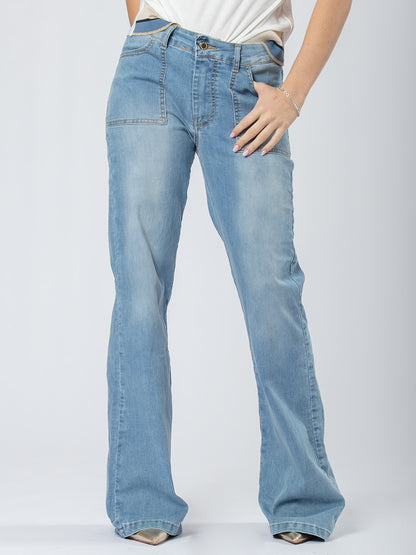 Wide leg jeans with pockets on the front