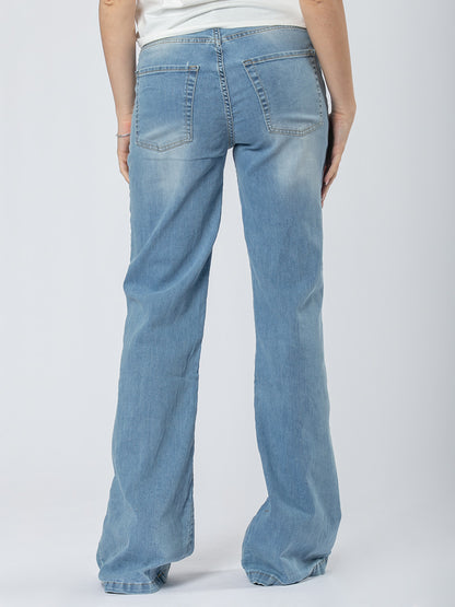Wide leg jeans with pockets on the front