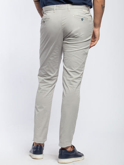 Pantalone in cotone elasticizzato con pinces