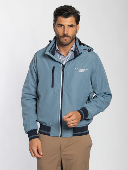 Bomber in tessuto primaverile con cappuccio staccabile