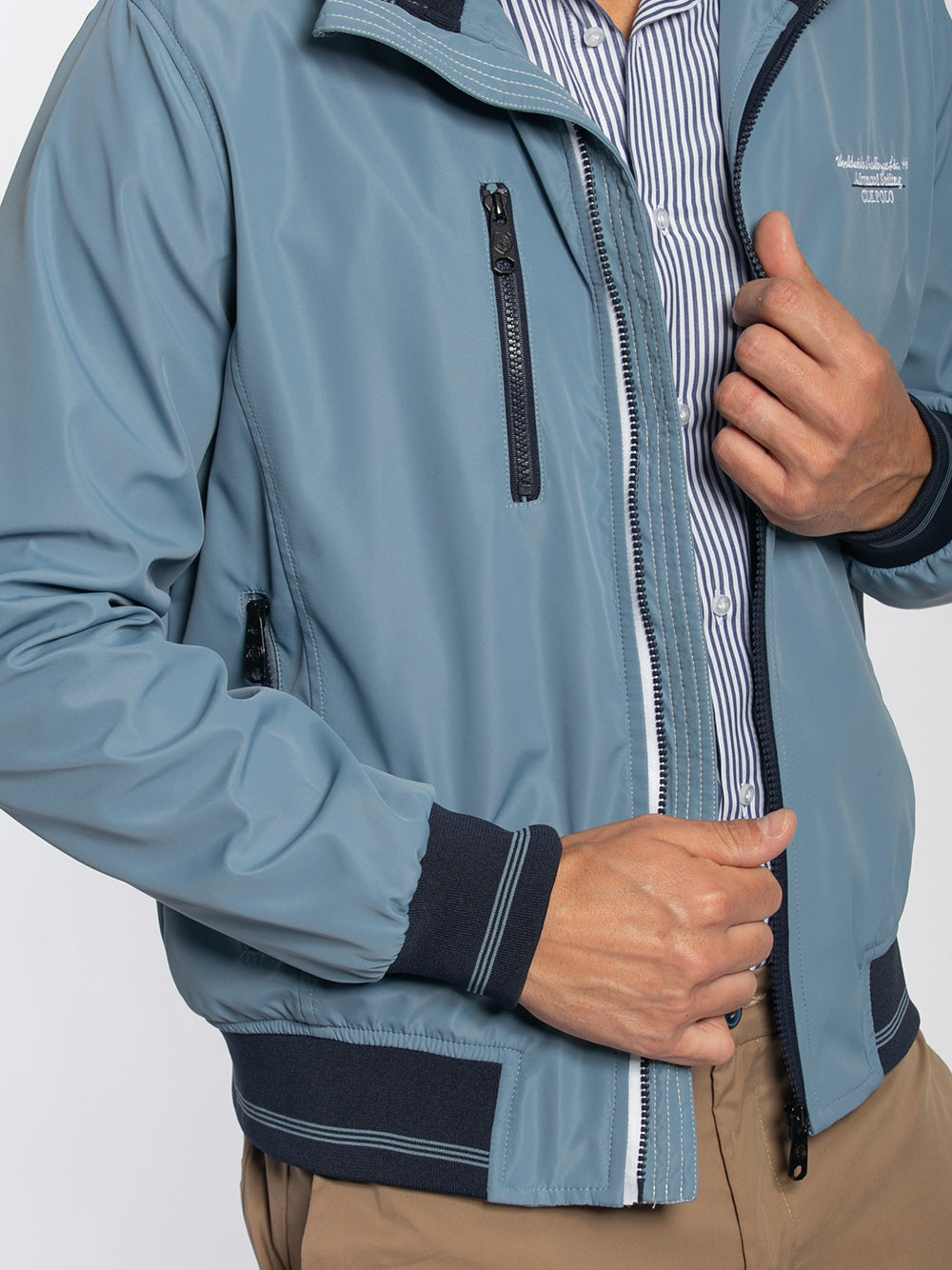 Bomber in tessuto primaverile con cappuccio staccabile