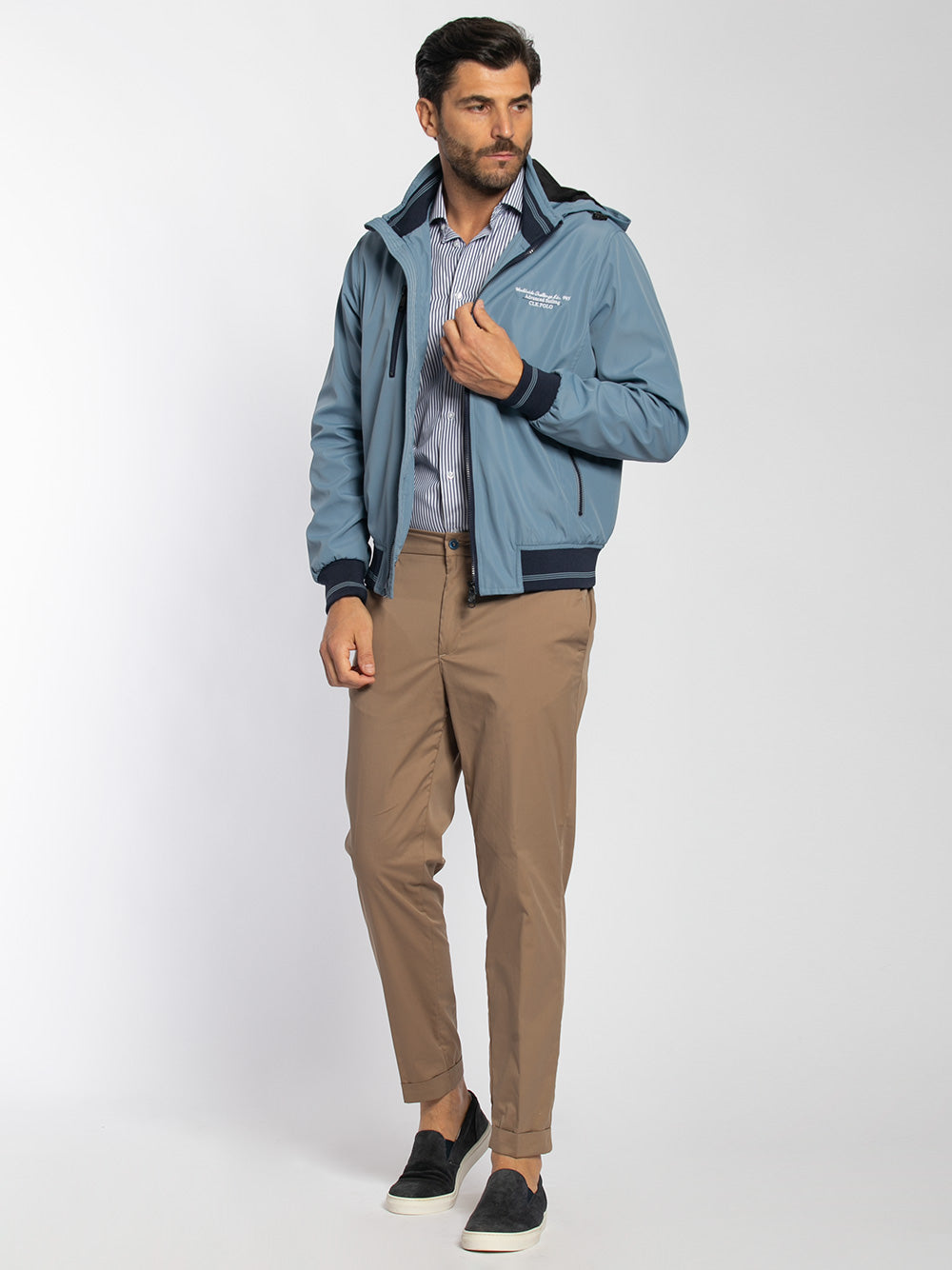 Bomber in tessuto primaverile con cappuccio staccabile