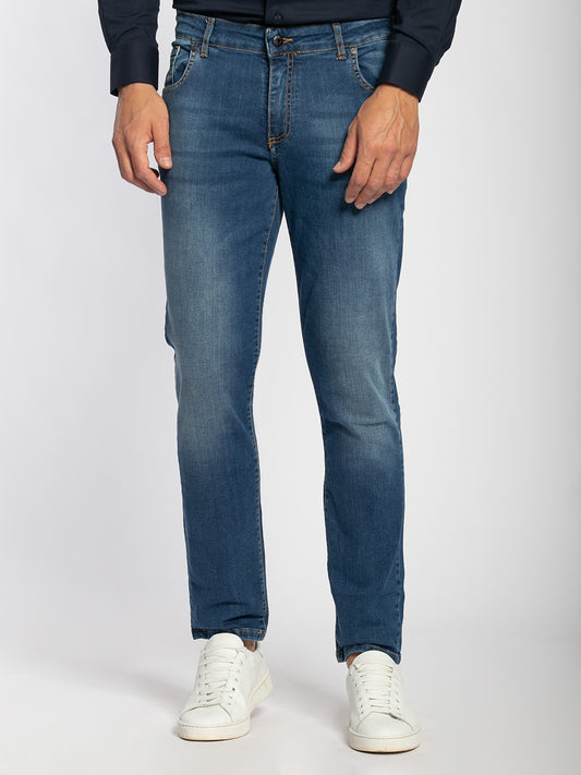 Jeans estivo con sabbiatura