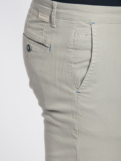 Pantalone chino estivo con microarmatura