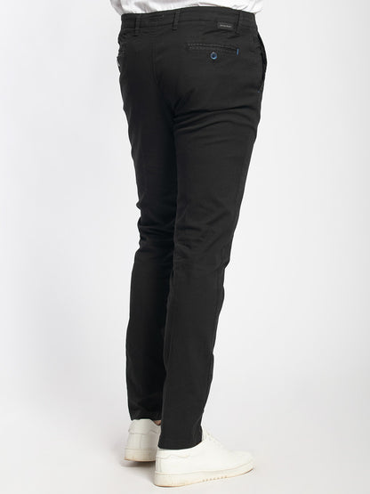 Pantalone chino estivo con microarmatura