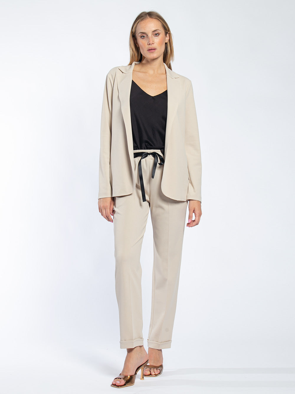 Pantalone elastico con fiocco in vita