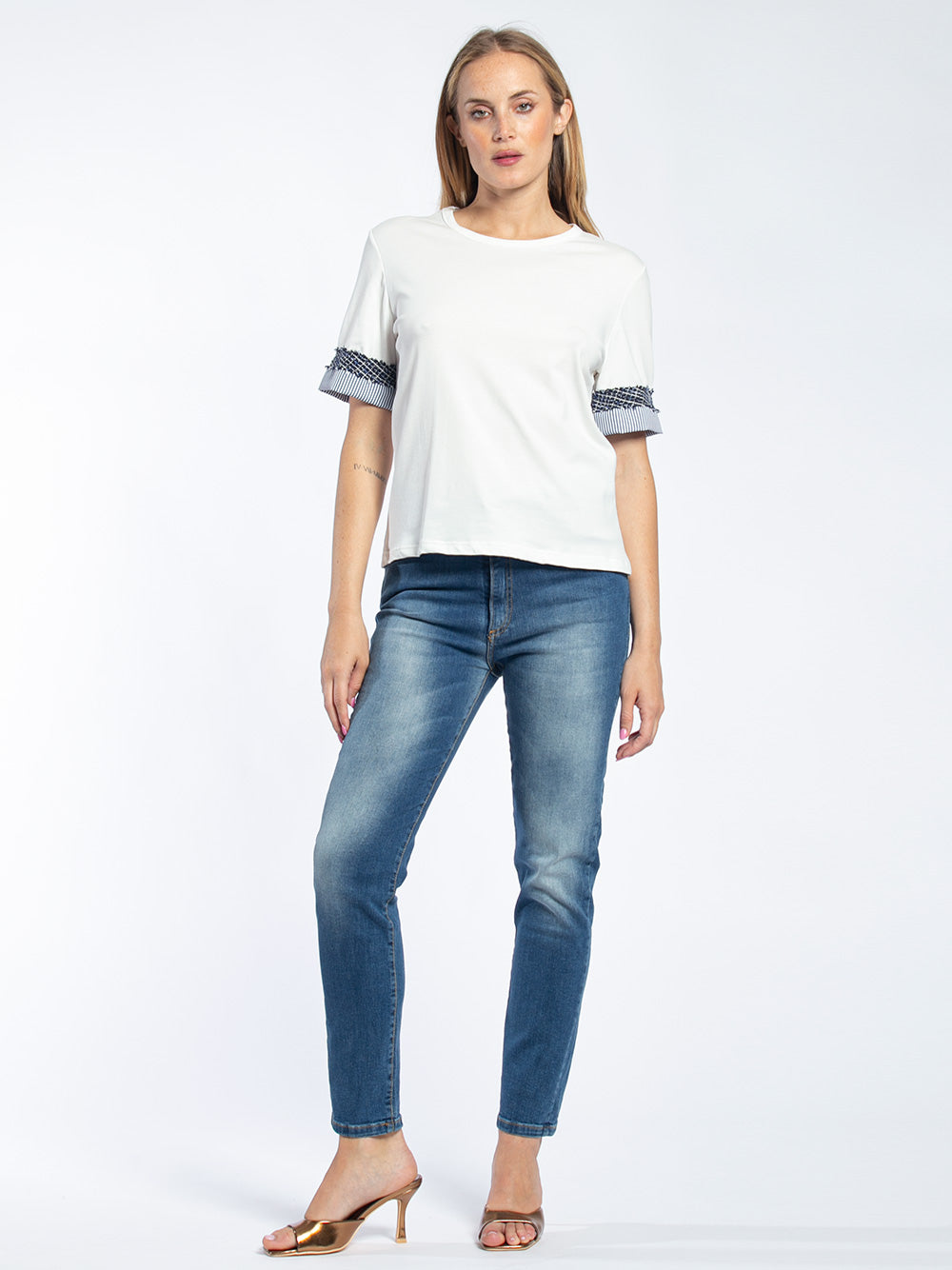 Jeans stretch slim fit con sabbiatura