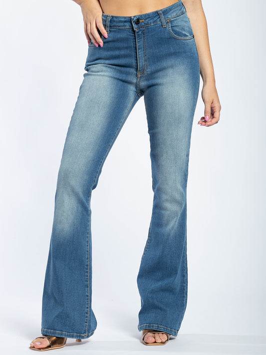 Jeans a zampa con sabbiatura