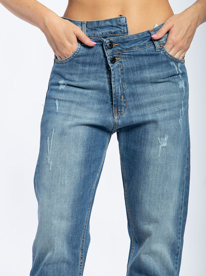 Jeans con microrotture
