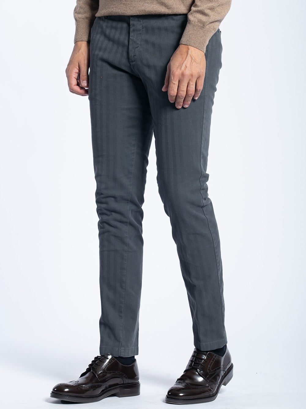 Pantalone chino in cotone aramaturato