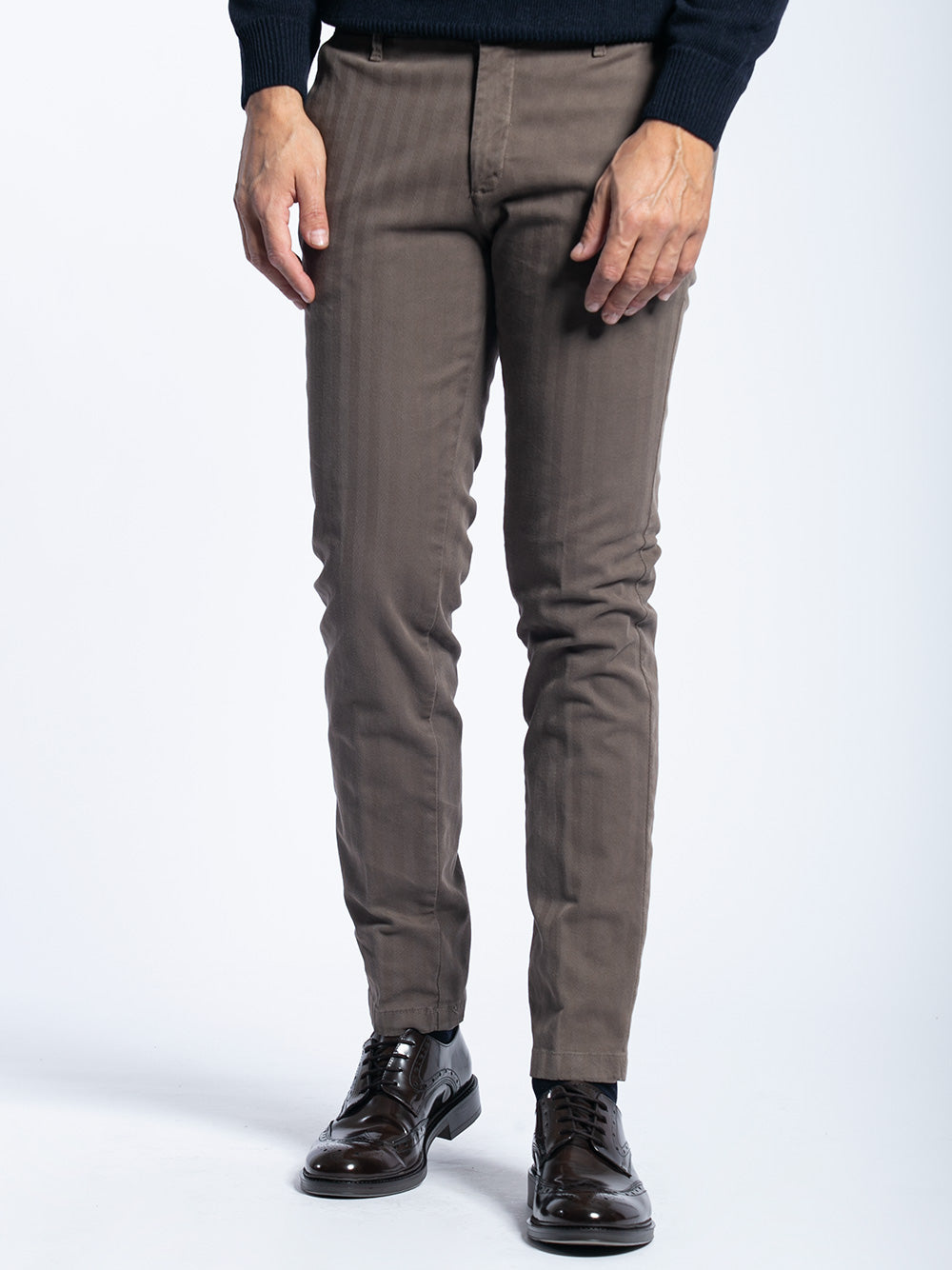 Pantalone chino in cotone aramaturato