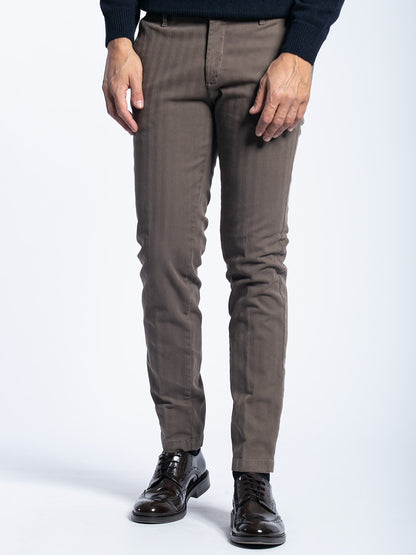 Pantalone chino in cotone aramaturato