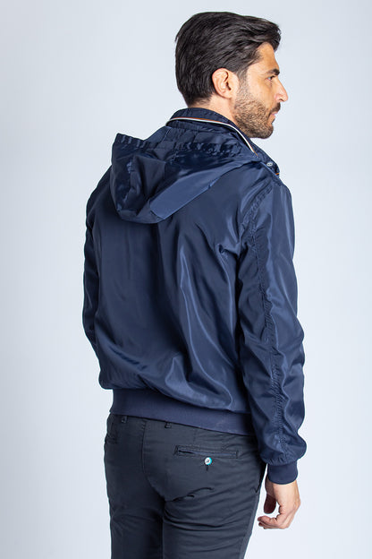 Bomber tecnico con cappuccio estraibile